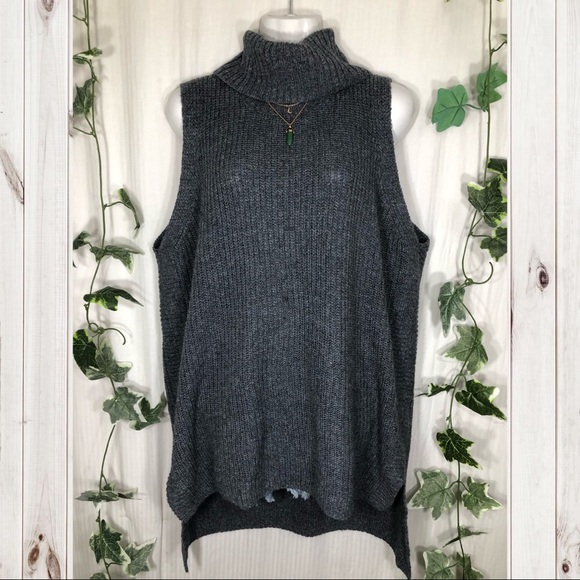 Merona Sweaters - Merona Sleeveless Turtle Neck Gray Sweater!